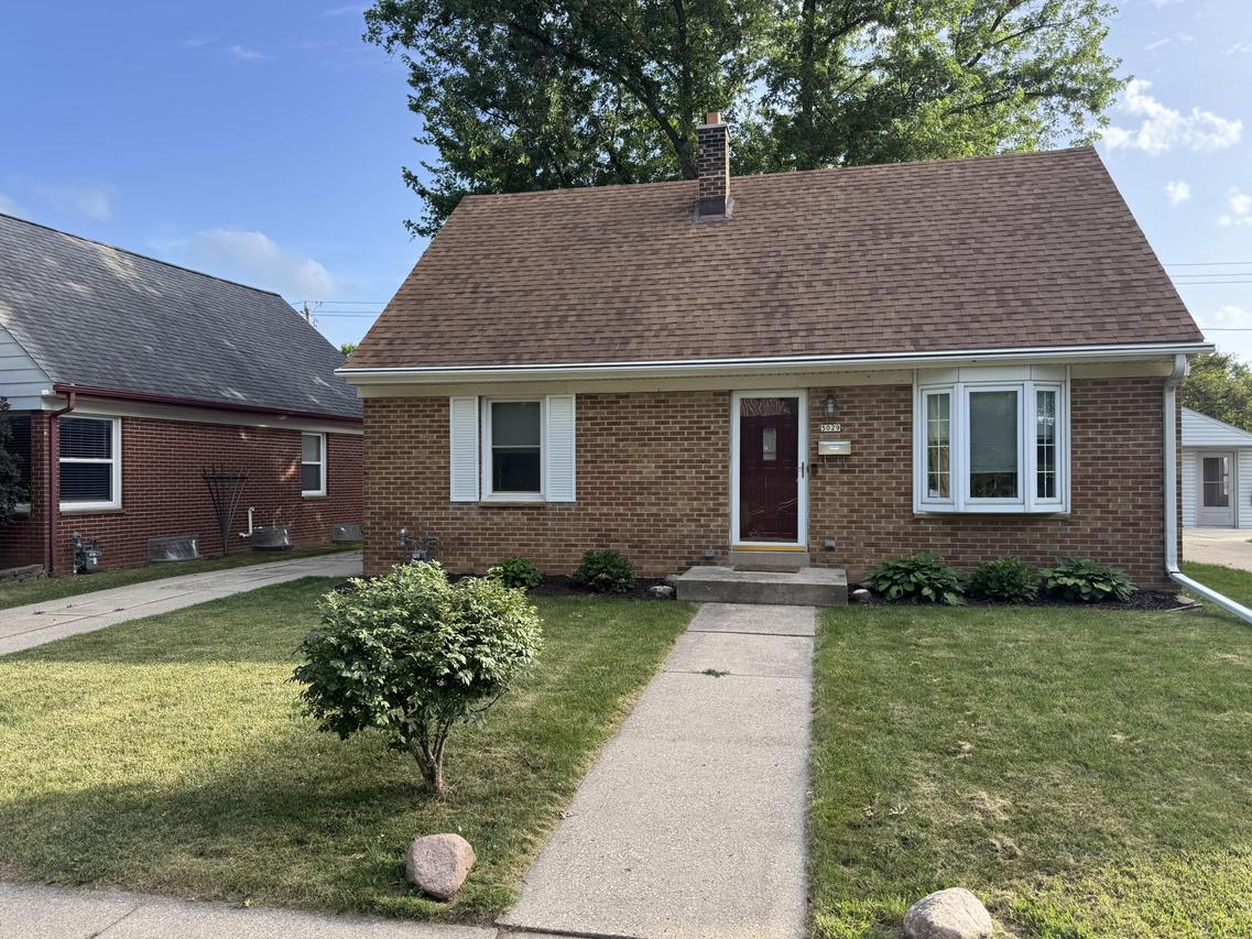 5029 W Fillmore Dr, Milwaukee, WI 53219