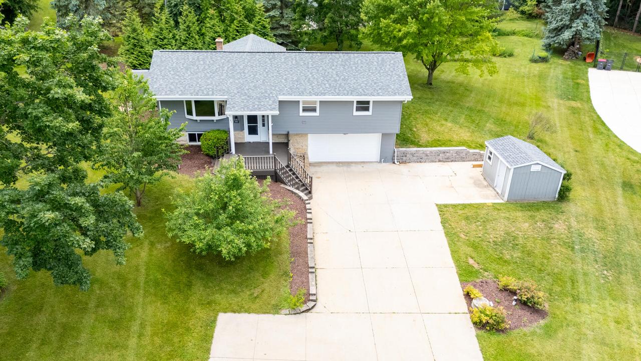 4003 Margolis Dr, West Bend, WI 53095