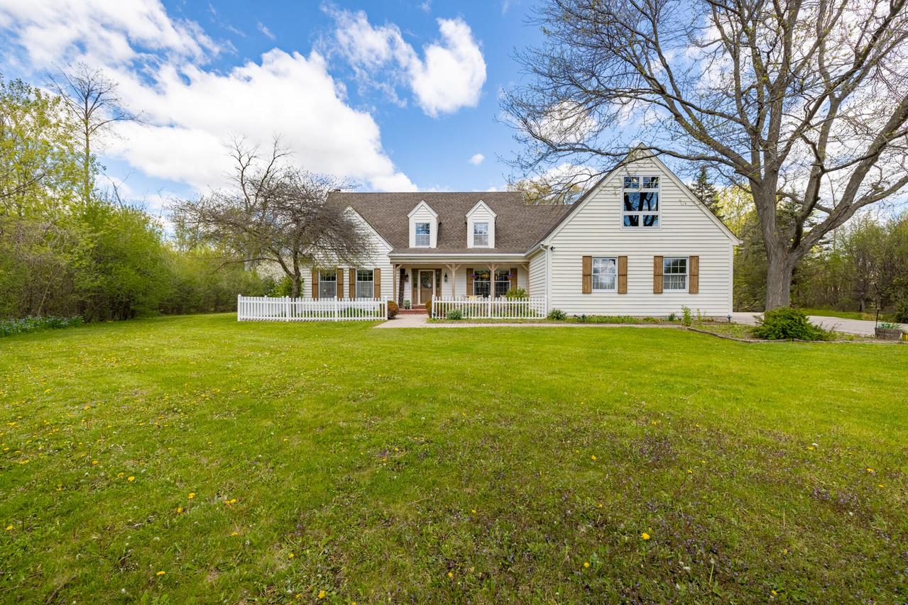 3000 W Highland Rd, Mequon, WI 53092