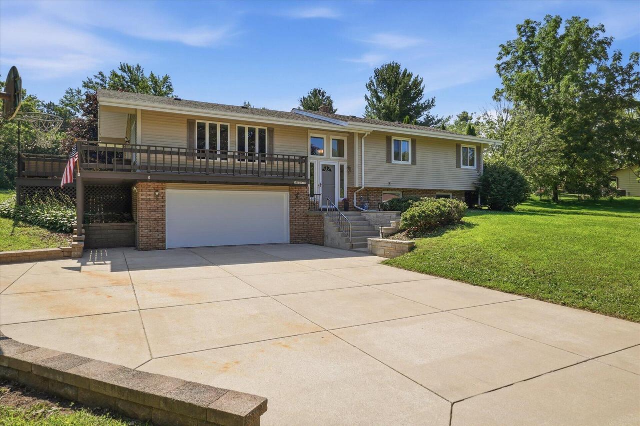 W311S8714 Cherokee Pass, Mukwonago, WI 53149