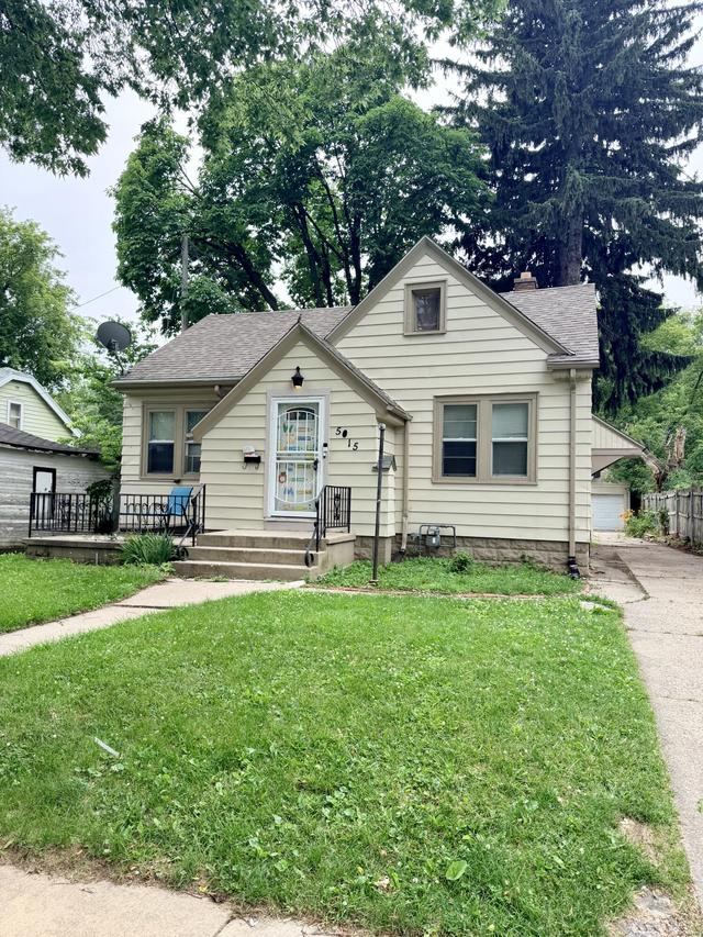 5015 N 49th St, Milwaukee, WI 53218