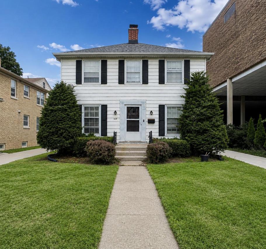 528 N 63rd St, Wauwatosa, WI 53213
