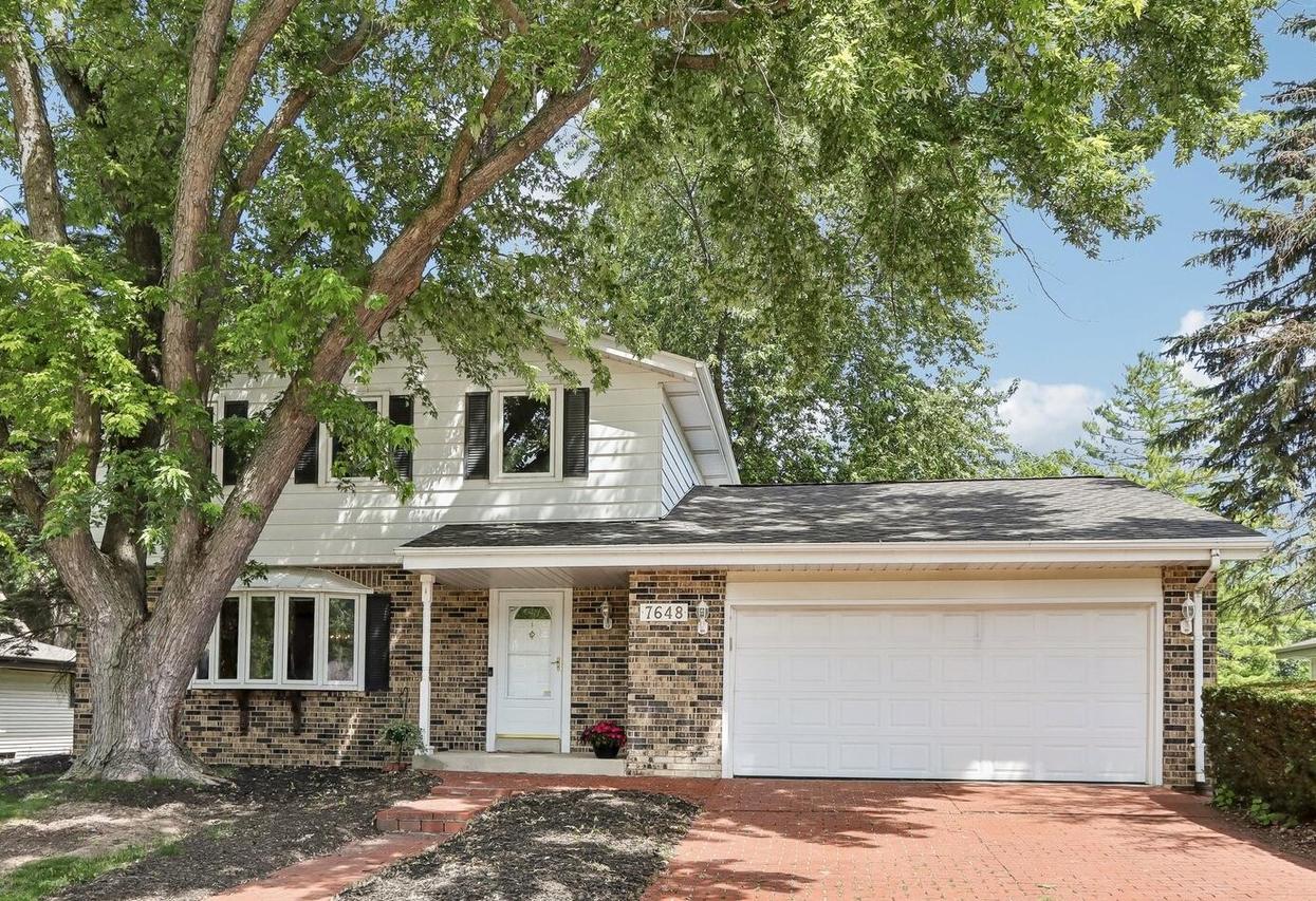 7648 S Pine Ave, Oak Creek, WI 53154