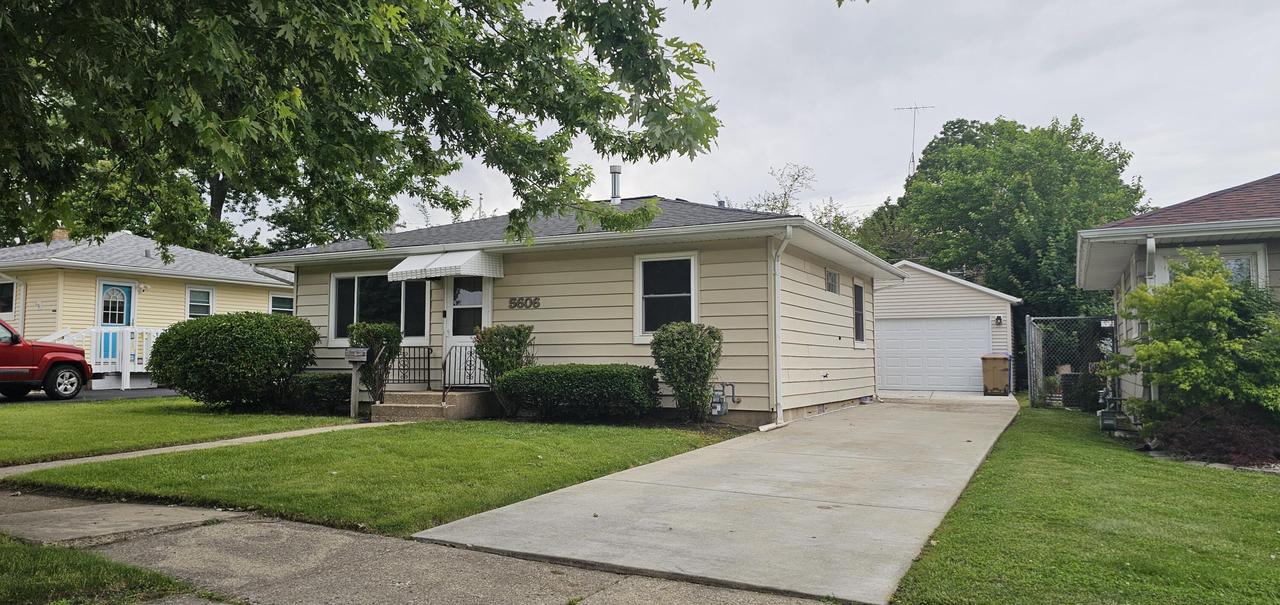 5606 44th Ave, Kenosha, WI 53144