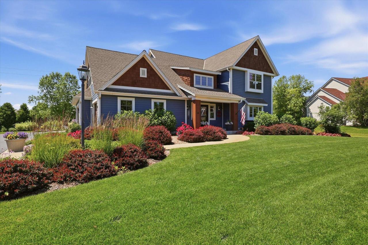 W289N7349 Sweetwater Ct, Merton, WI 53029