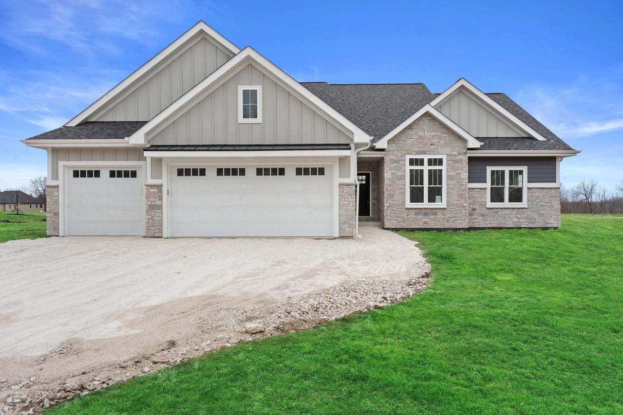 N66W20955 Sweet Clover Dr, Menomonee Falls, WI 53051