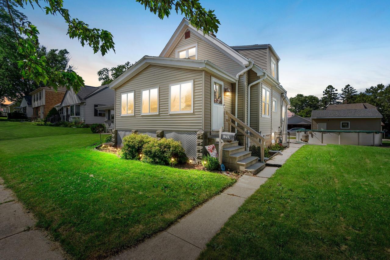 1724 Madison Ave, South Milwaukee, WI 53172