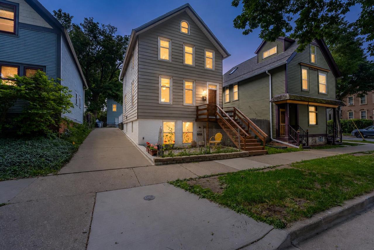 1755 N Franklin Pl #1757, Milwaukee, WI 53202
