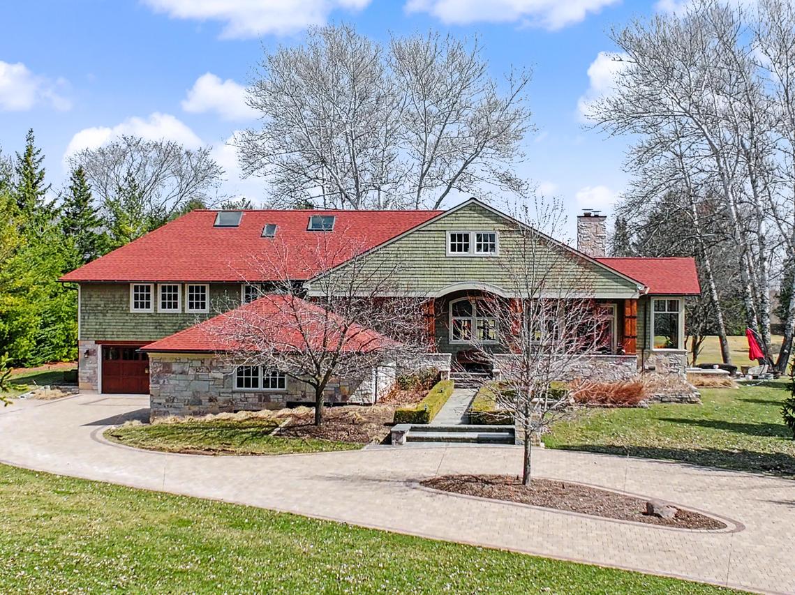 12138 N River Rd, Mequon, WI 53092
