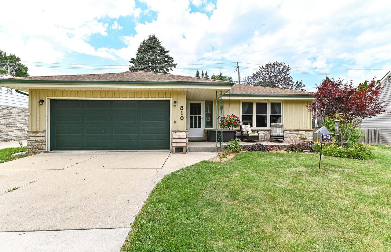 810 17th Ave, South Milwaukee, WI 53172