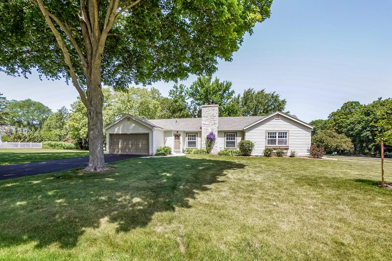12800 Elmwood Rd, Elm Grove, WI 53122