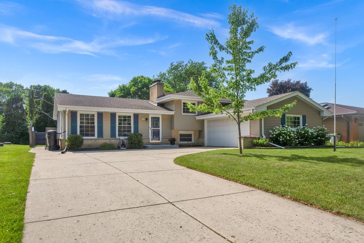 5279 S 22nd St, Milwaukee, WI 53221