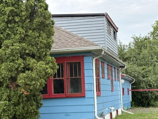 347 Speedway Ct, Slinger, WI 53086