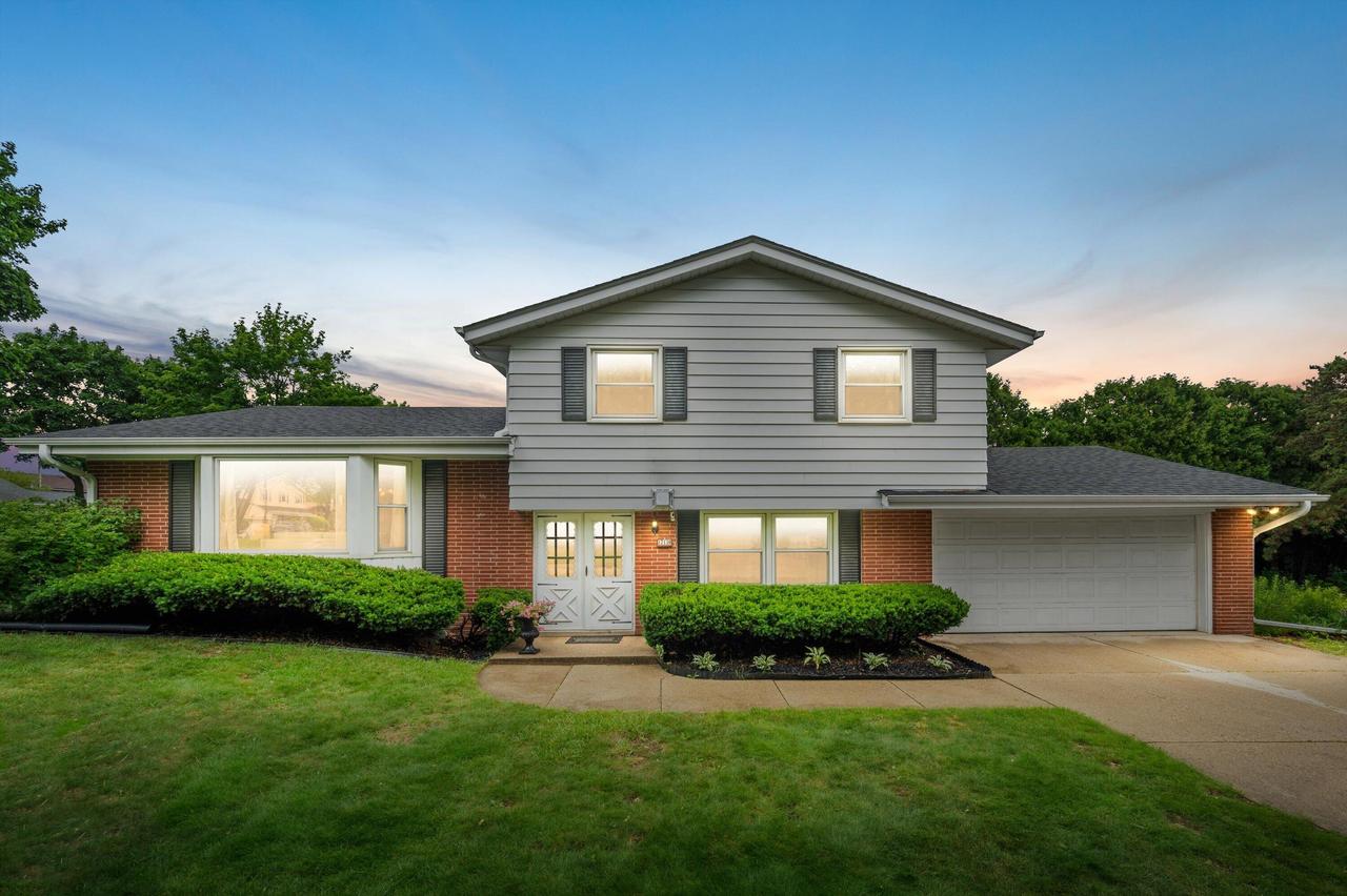 12130 W Chambers St, Wauwatosa, WI 53222