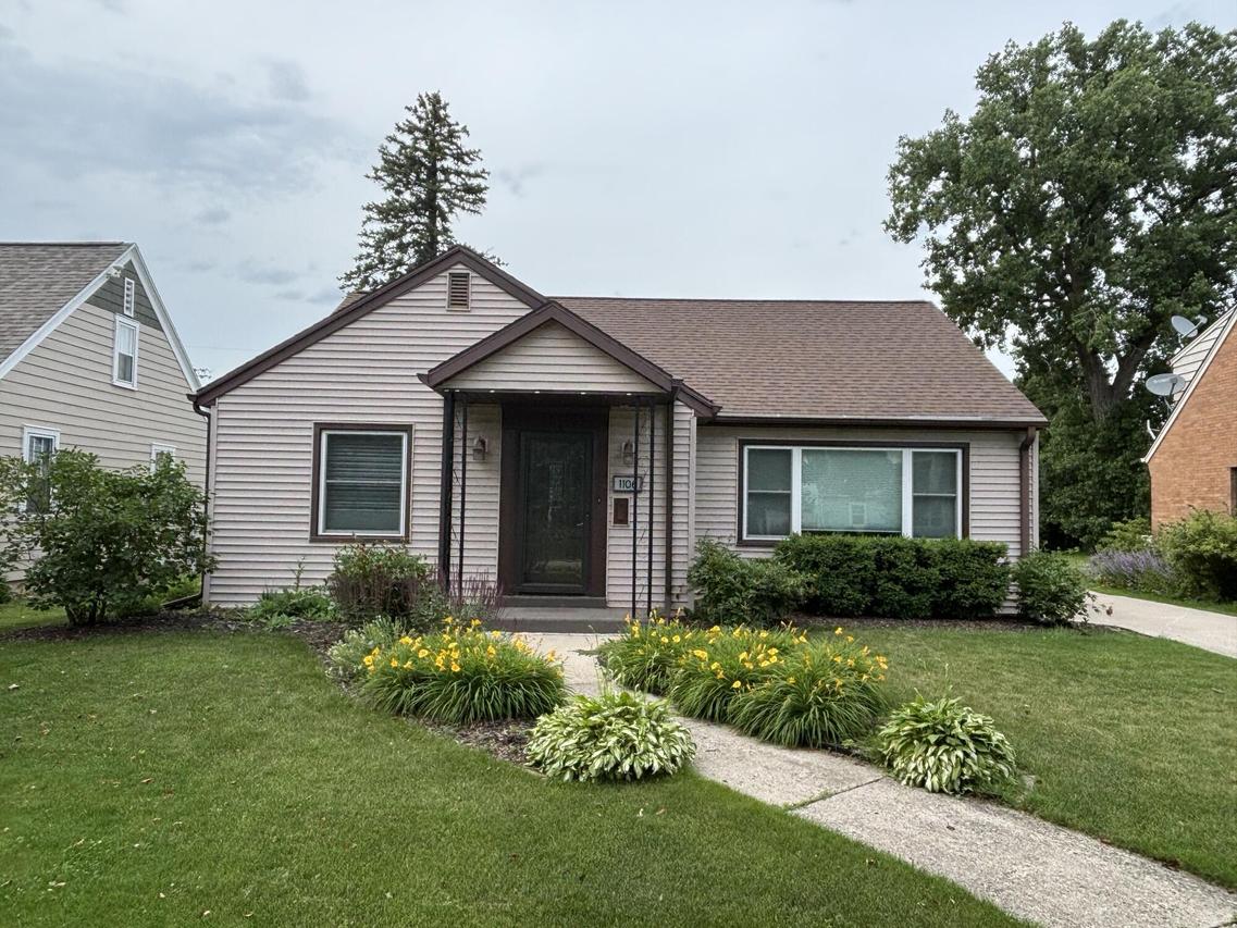1106 Kensington Ave, Plymouth, WI 53073