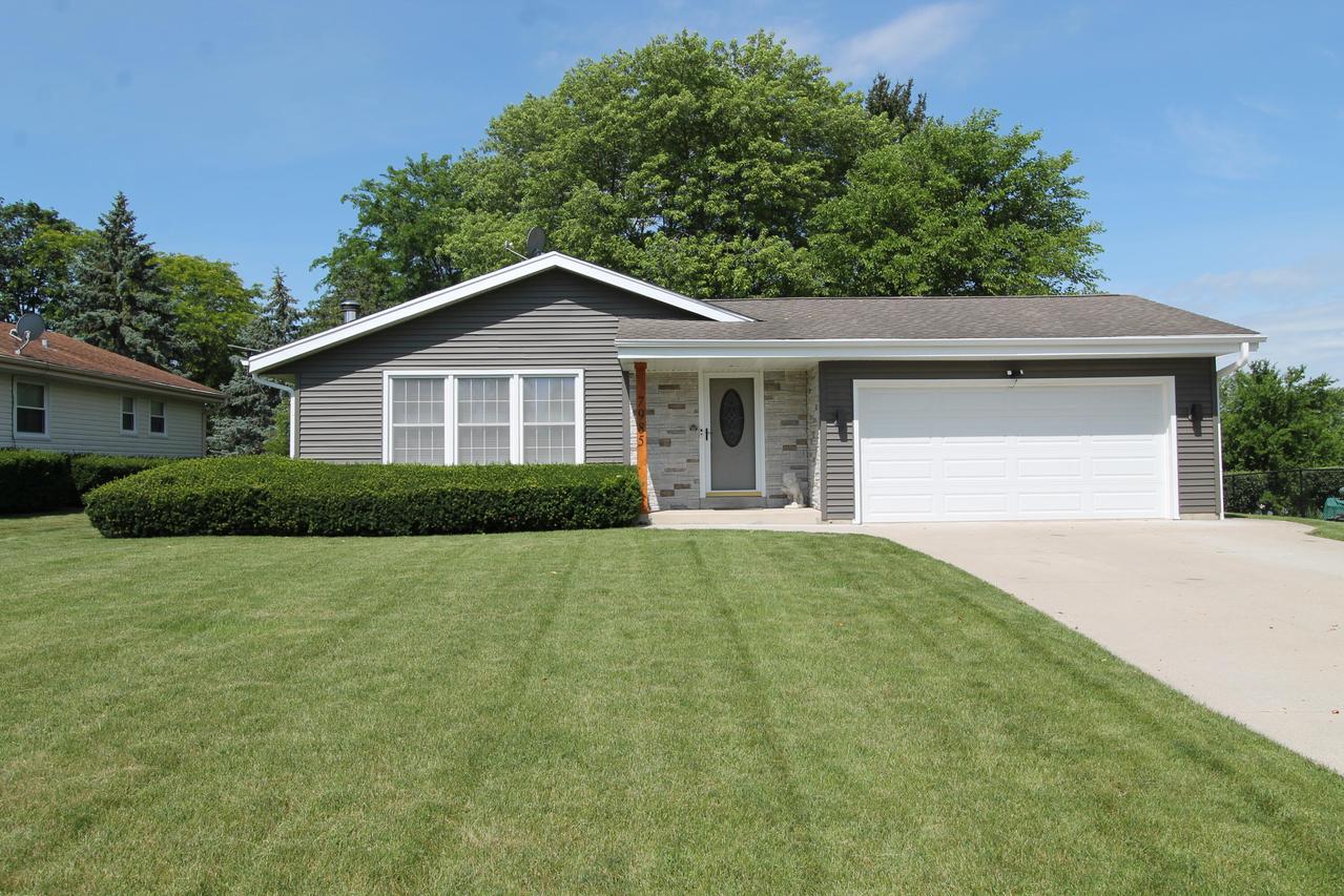 7985 S 59th St, Franklin, WI 53132