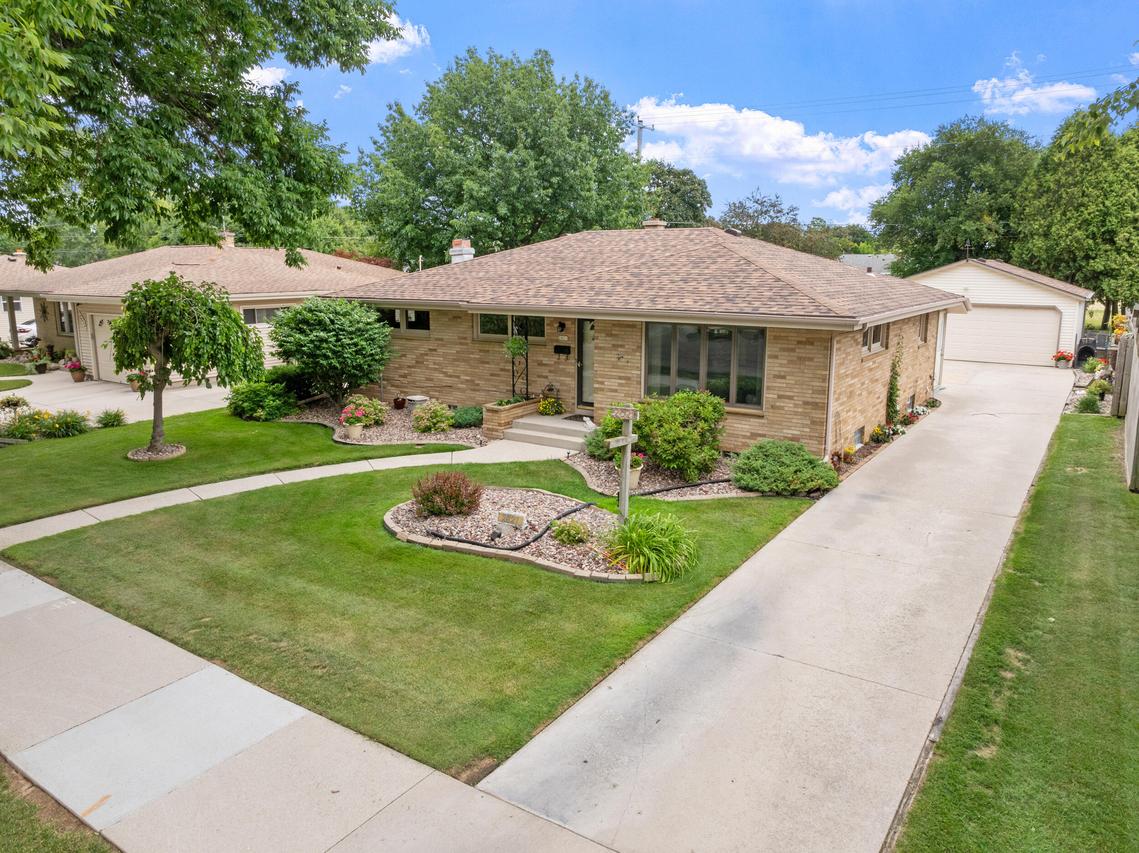 2821 S 18th St, Sheboygan, WI 53081