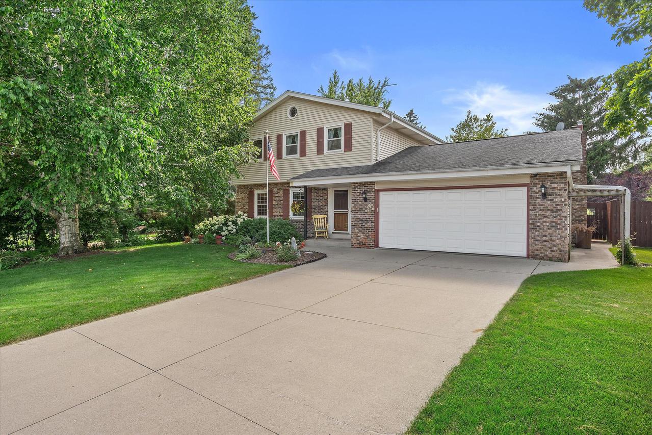 112 16th Ave, South Milwaukee, WI 53172