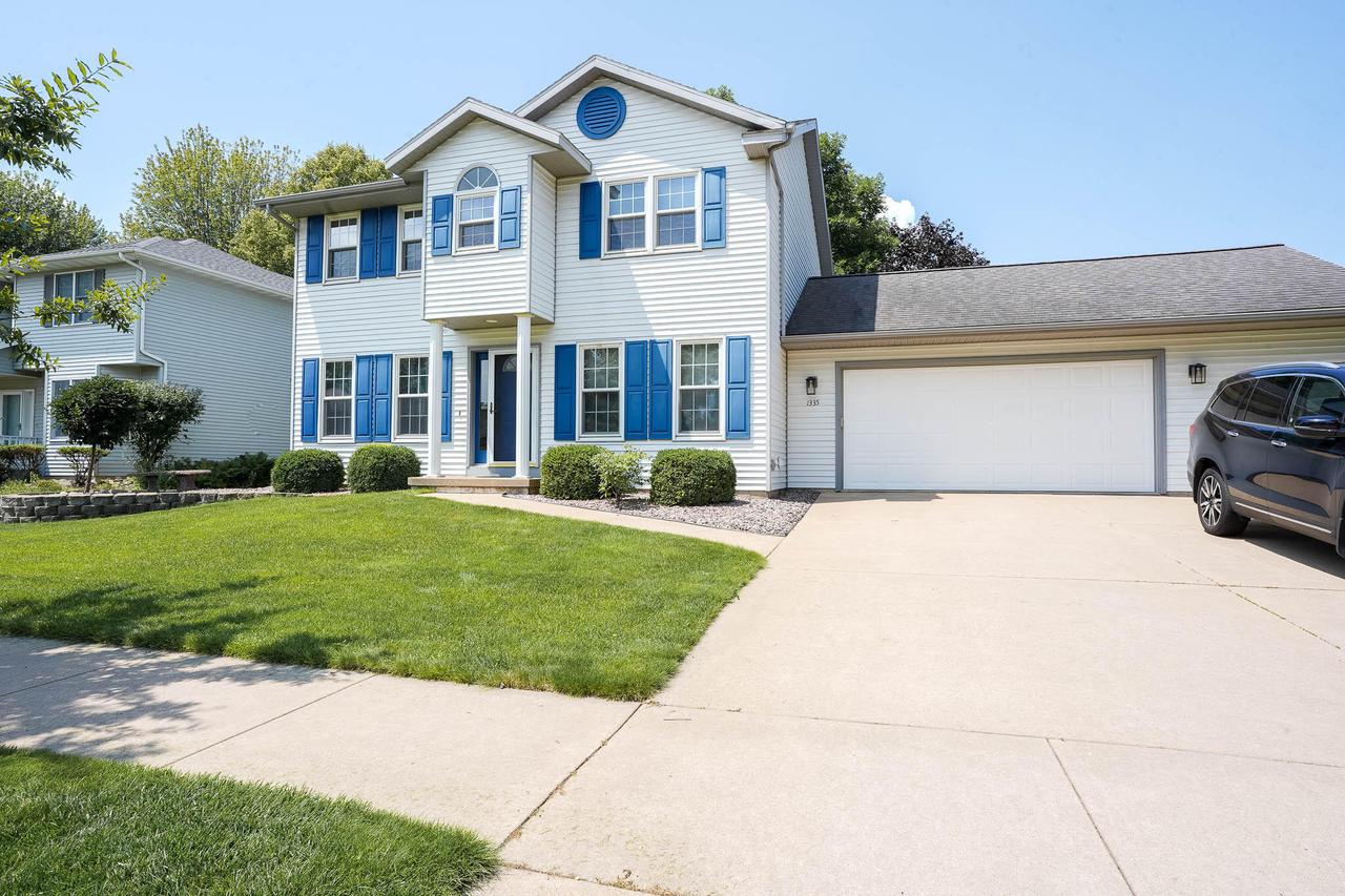 1335 N 4th Ave, Onalaska, WI 54650