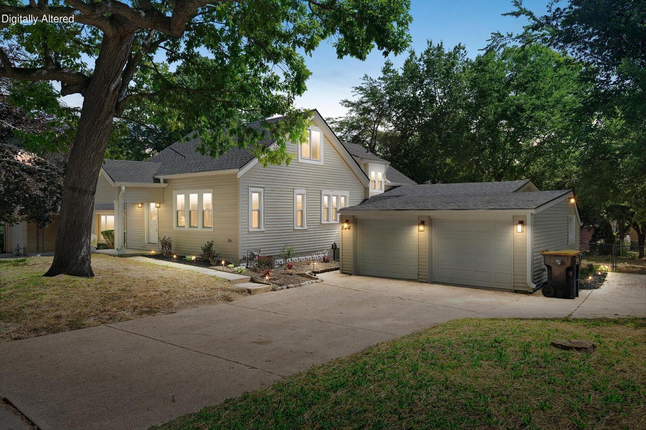 536 N 116th St, Wauwatosa, WI 53226
