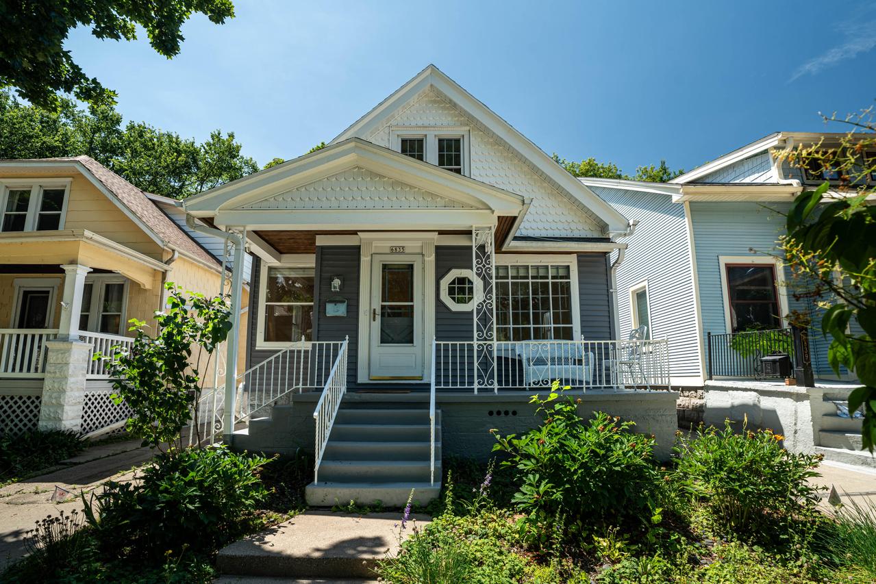 6835 Auburn Ave, Wauwatosa, WI 53213