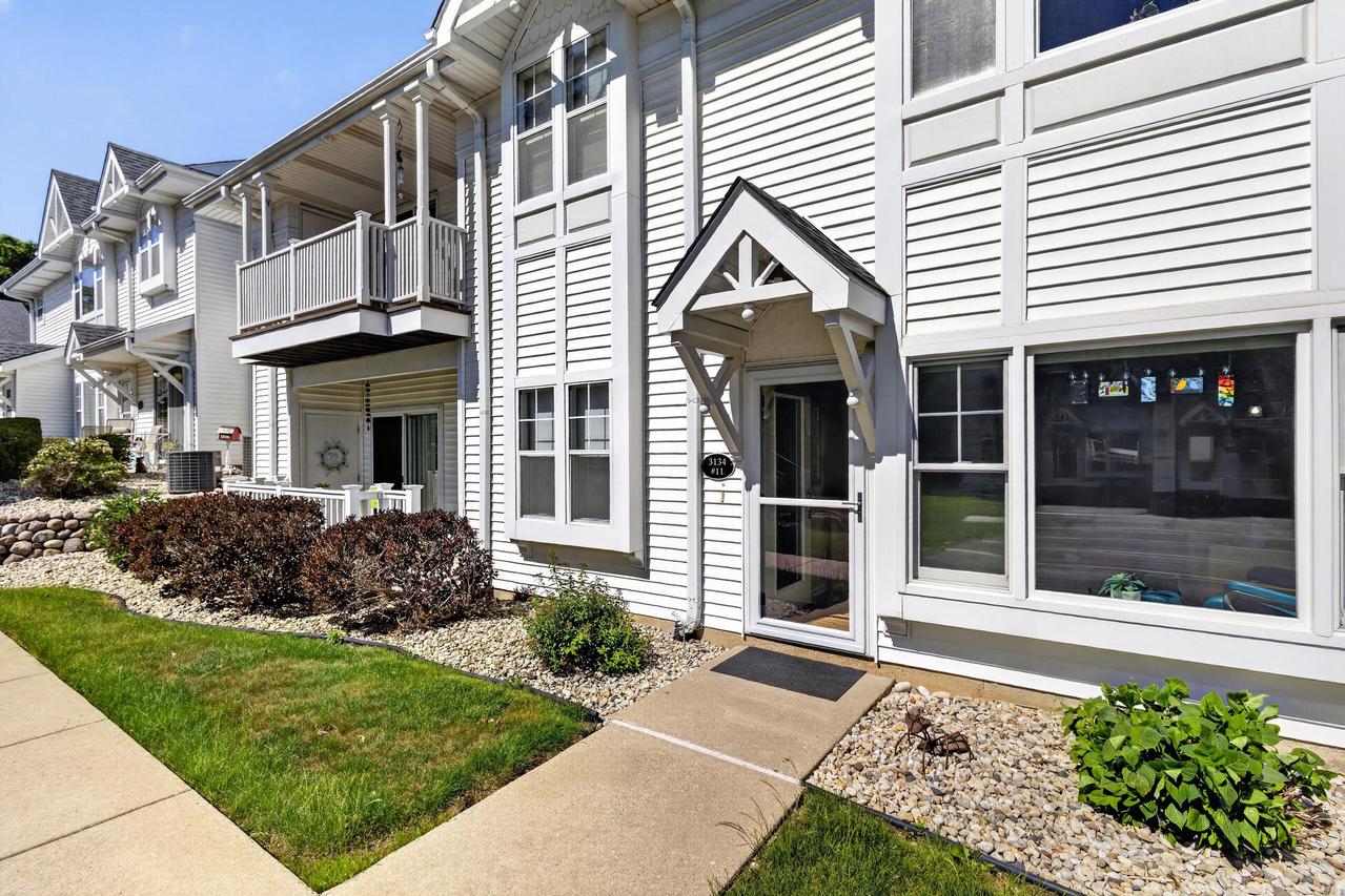 3134 Wood Rd #11, Mount Pleasant, WI 53406