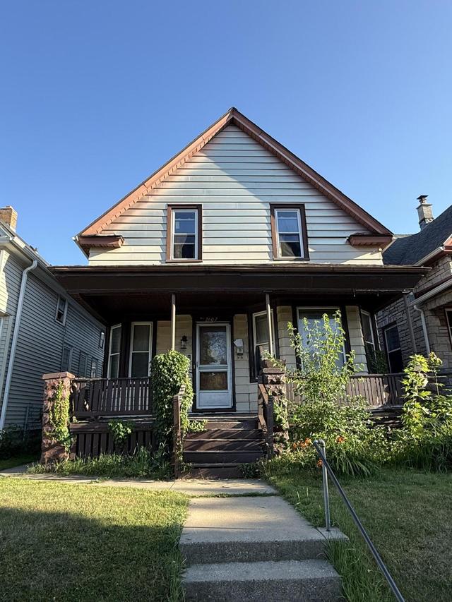 2607 W Grant St, Milwaukee, WI 53215