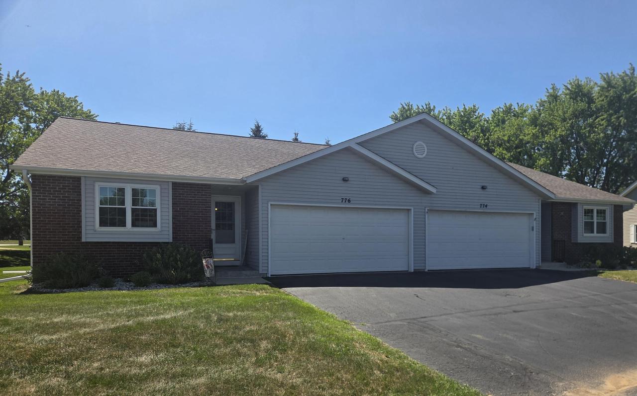776 Foxtail Ct #2B, West Bend, WI 53095