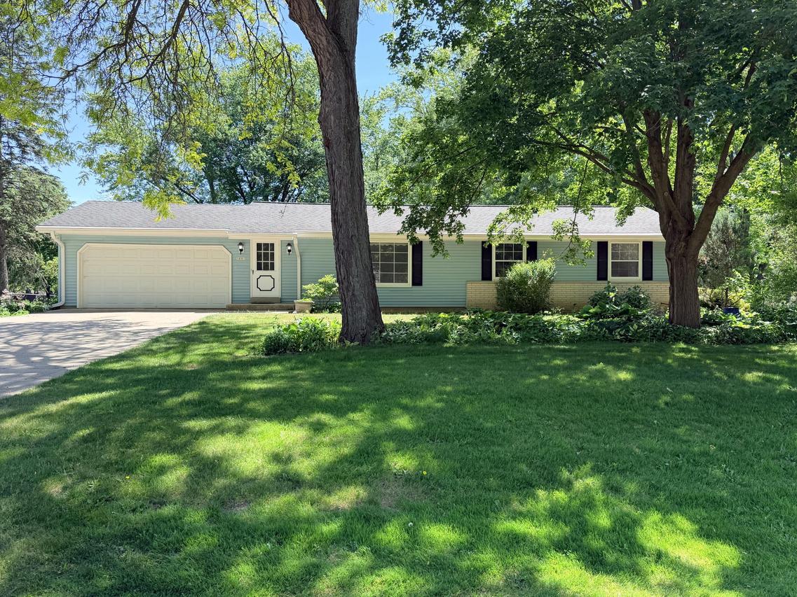 18501 W Michaels Rd, New Berlin, WI 53146