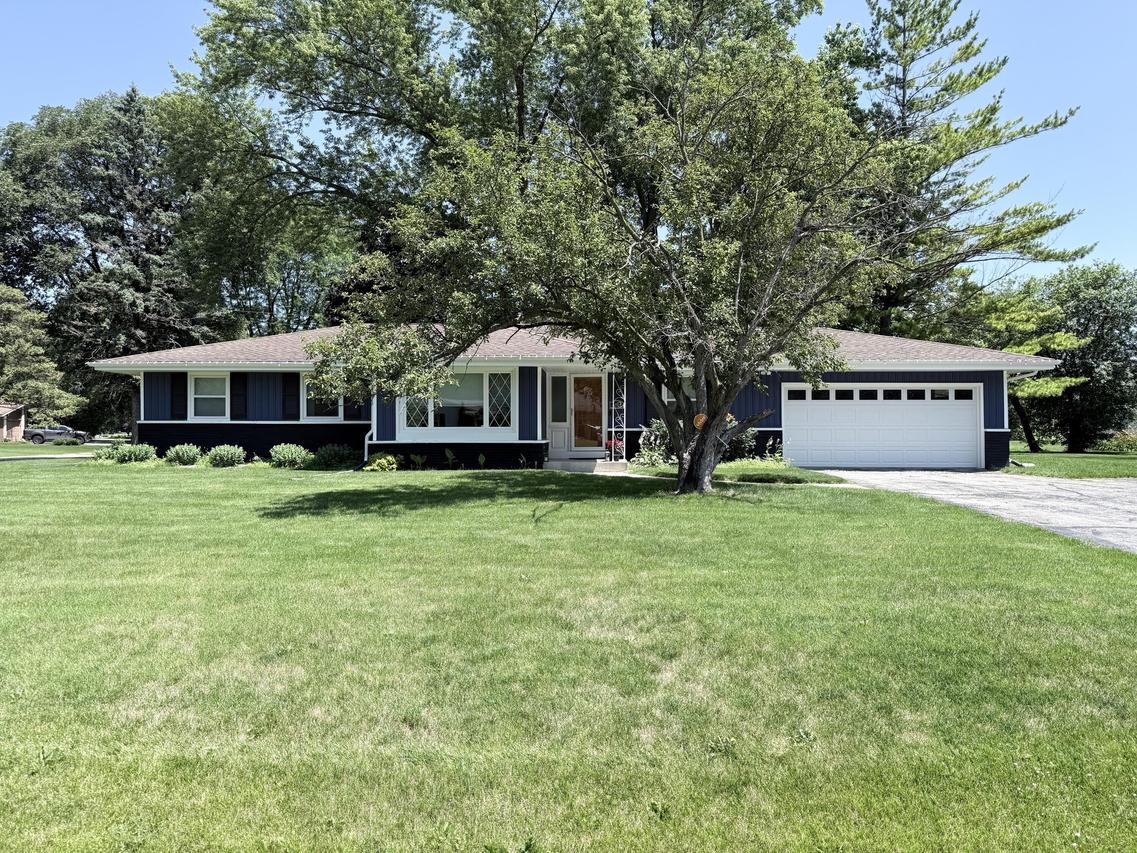 9050 N Silver Brook, Brown Deer, WI 53223