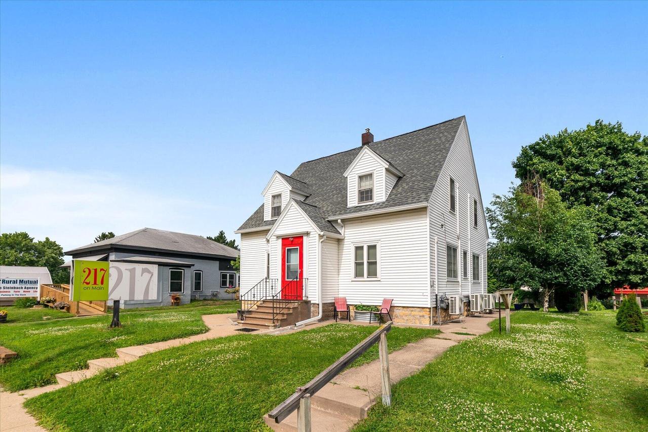 217 N Main St, Viroqua, WI 54665