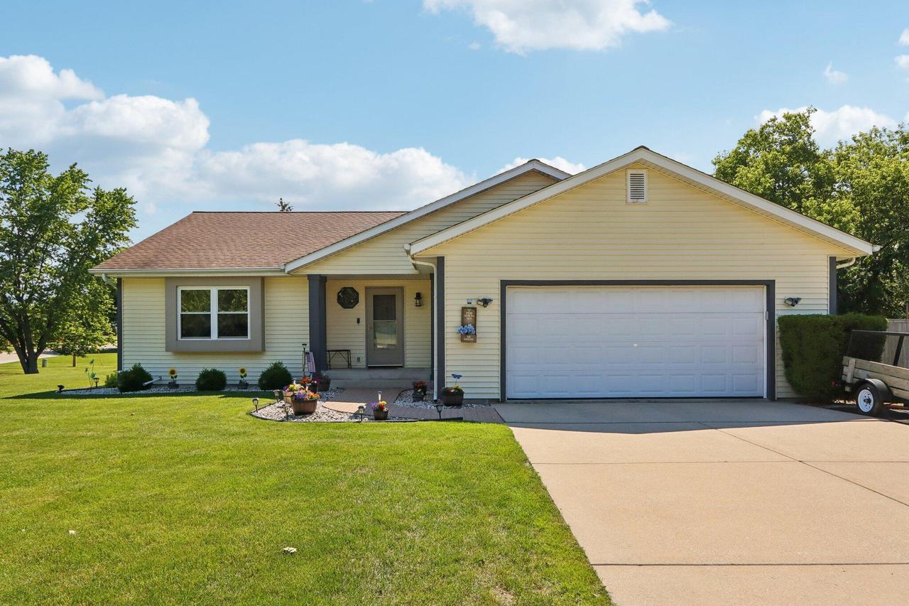 7710 S Chapel Hill, Franklin, WI 53132