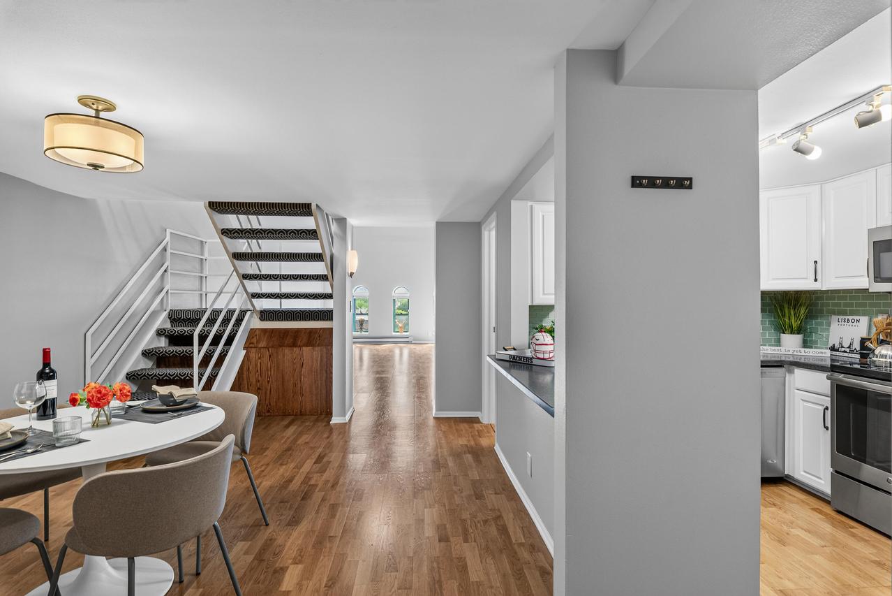 270 E Highland Ave #1021, Milwaukee, WI 53202