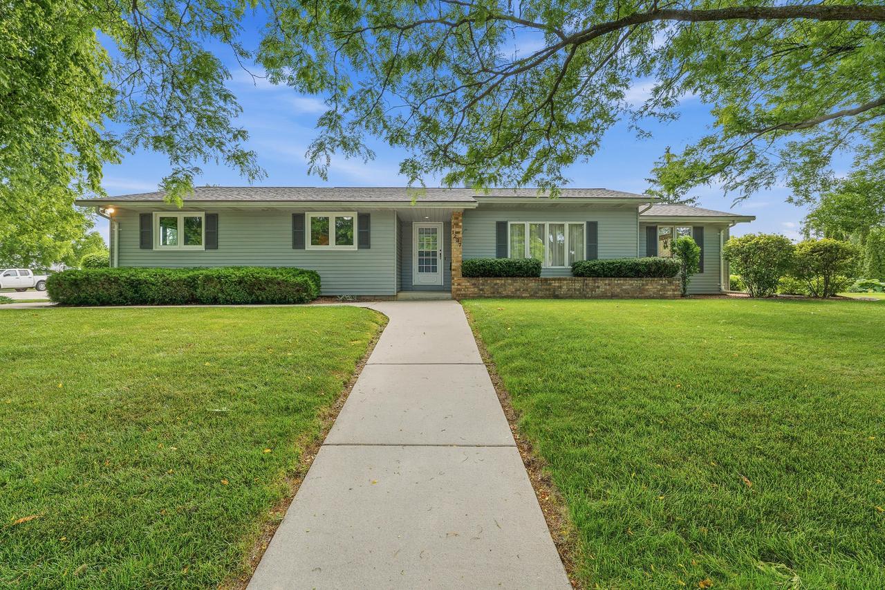 1237 Audubon Rd, Howards Grove, WI 53083