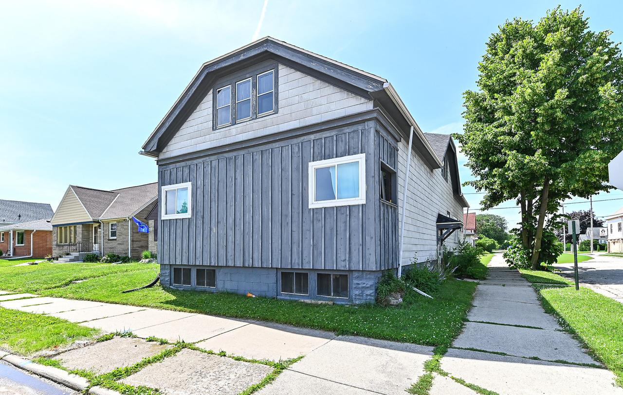 1523 Minnesota Ave, South Milwaukee, WI 53172
