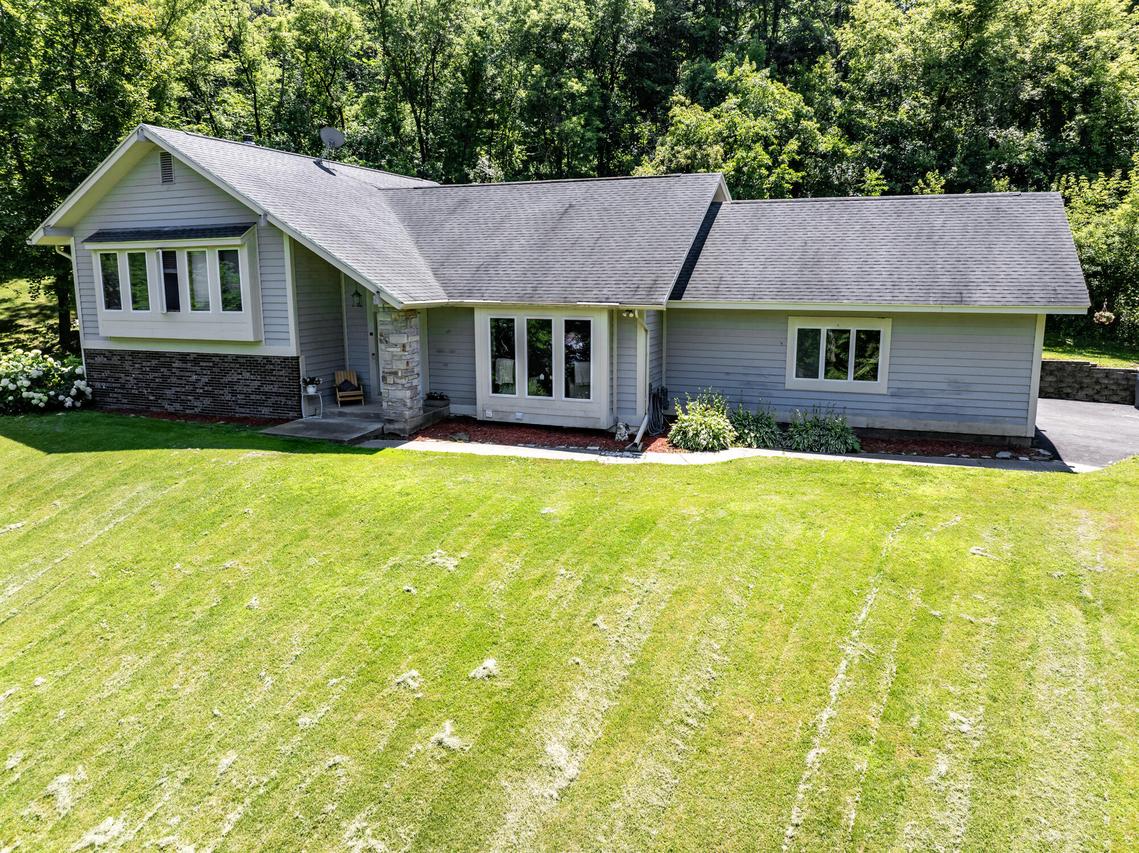 W5371 Horseshoe Pl, Shelby, WI 54601