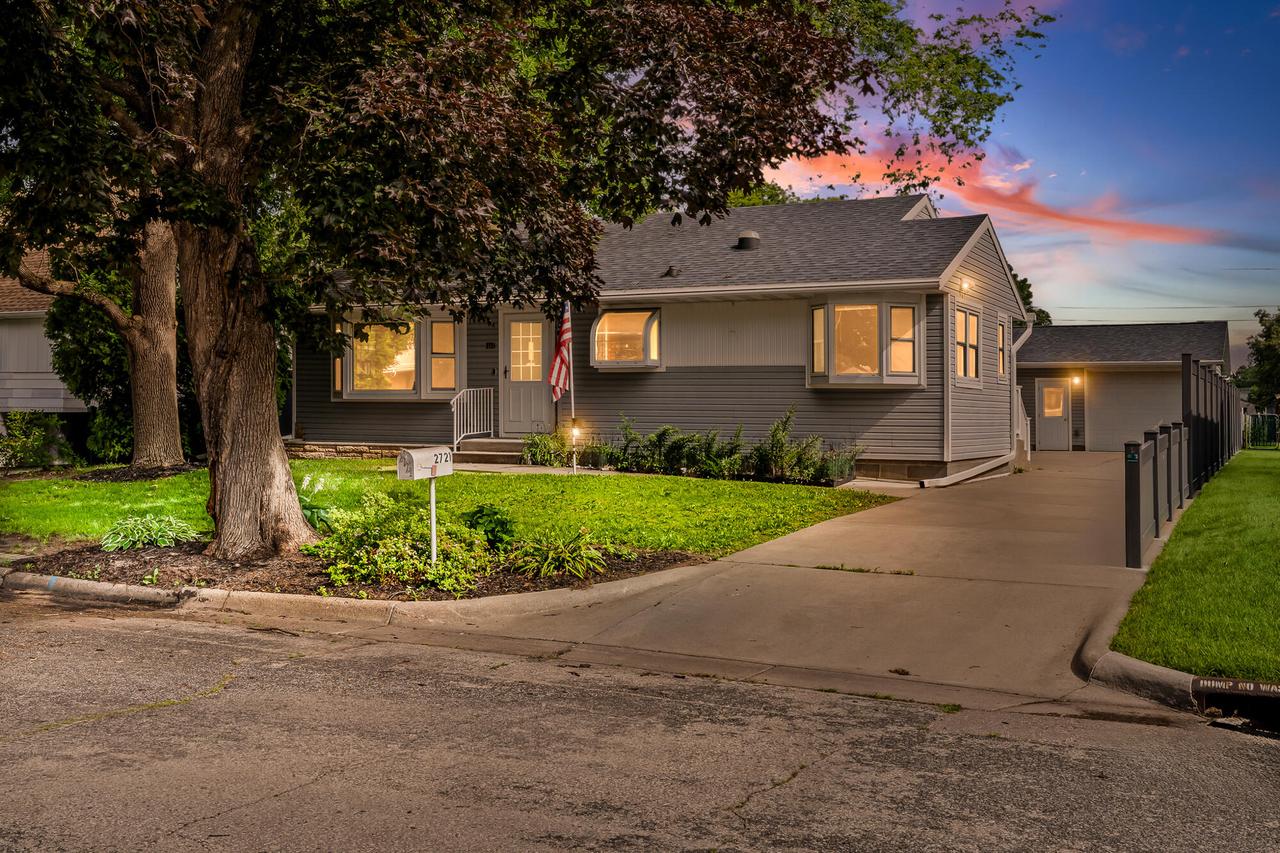 2721 Ray Pl, La Crosse, WI 54601