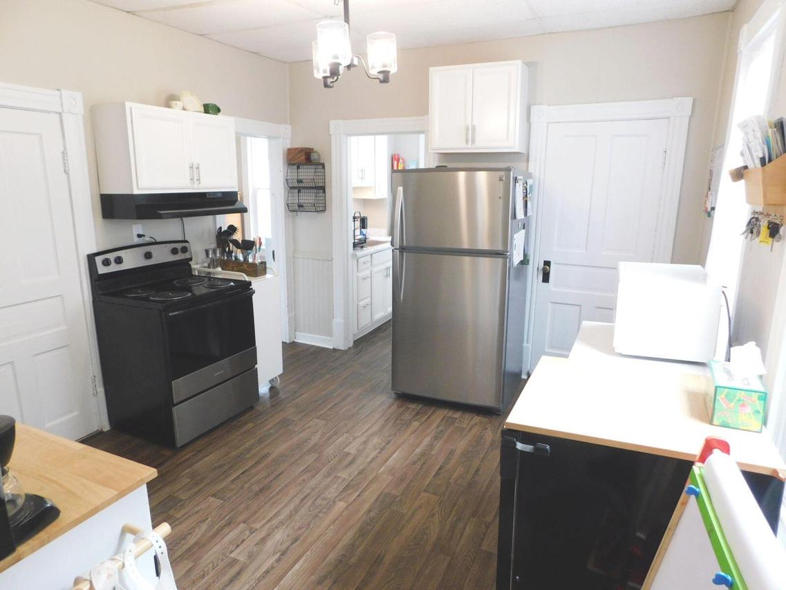 1816 S 77th St, West Allis, WI 53214