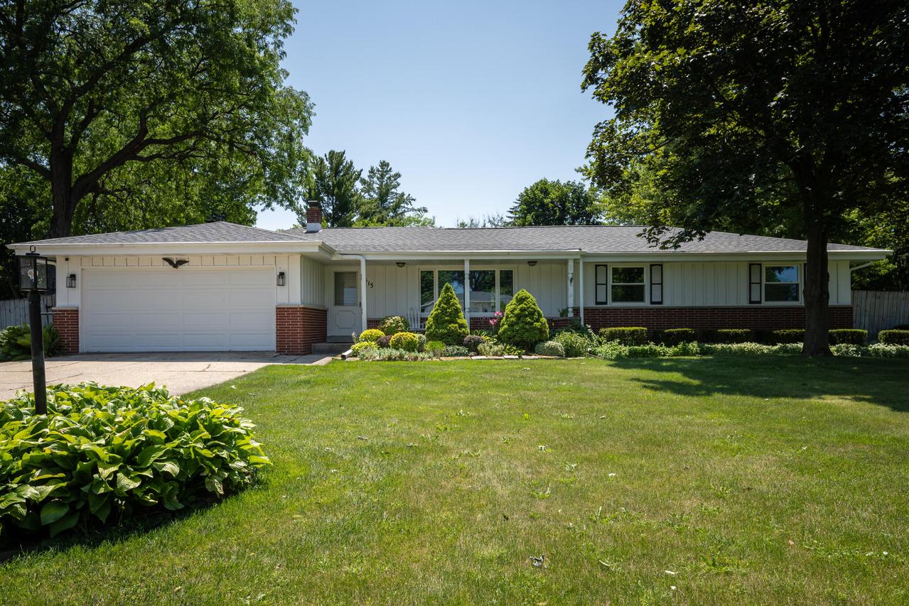 513 14th Ave, Union Grove, WI 53182