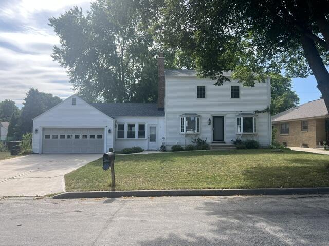 2229 N 102nd St, Wauwatosa, WI 53226
