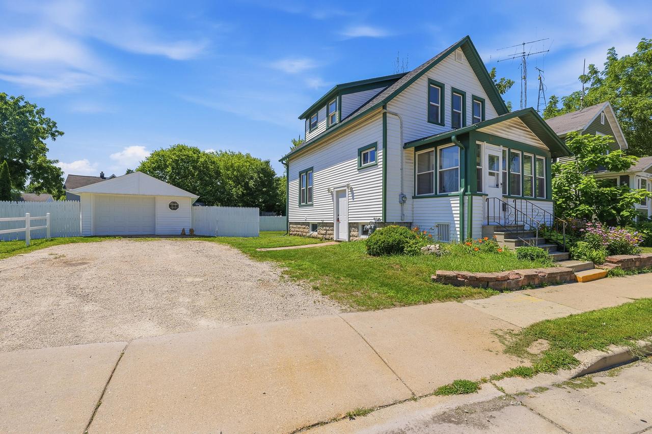 180 N Park Ave, Fond Du Lac, WI 54935
