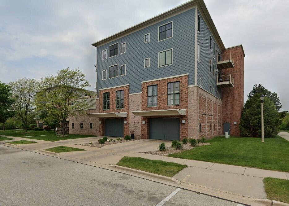 690 Rivershores Dr #409, West Bend, WI 53090