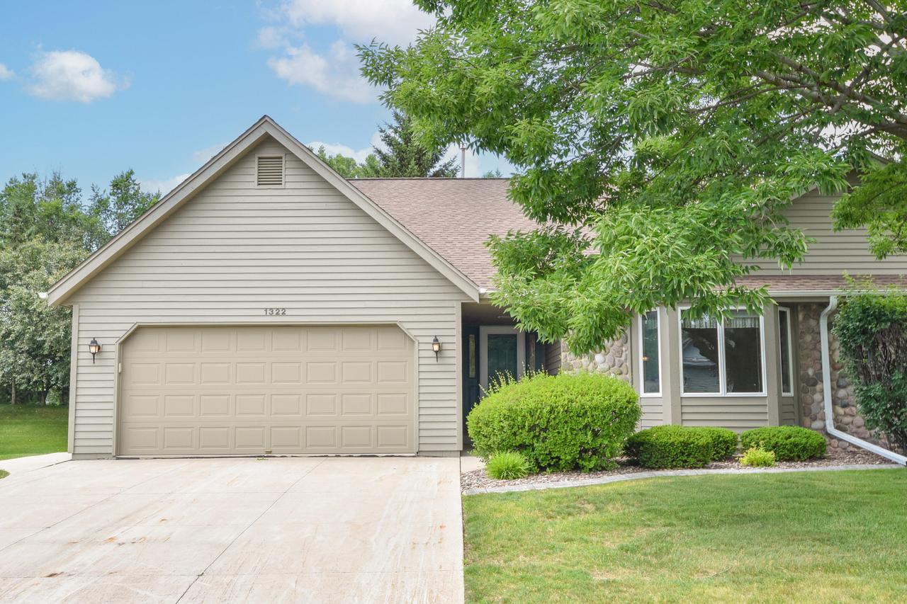 1322 Hidden Fields, West Bend, WI 53095
