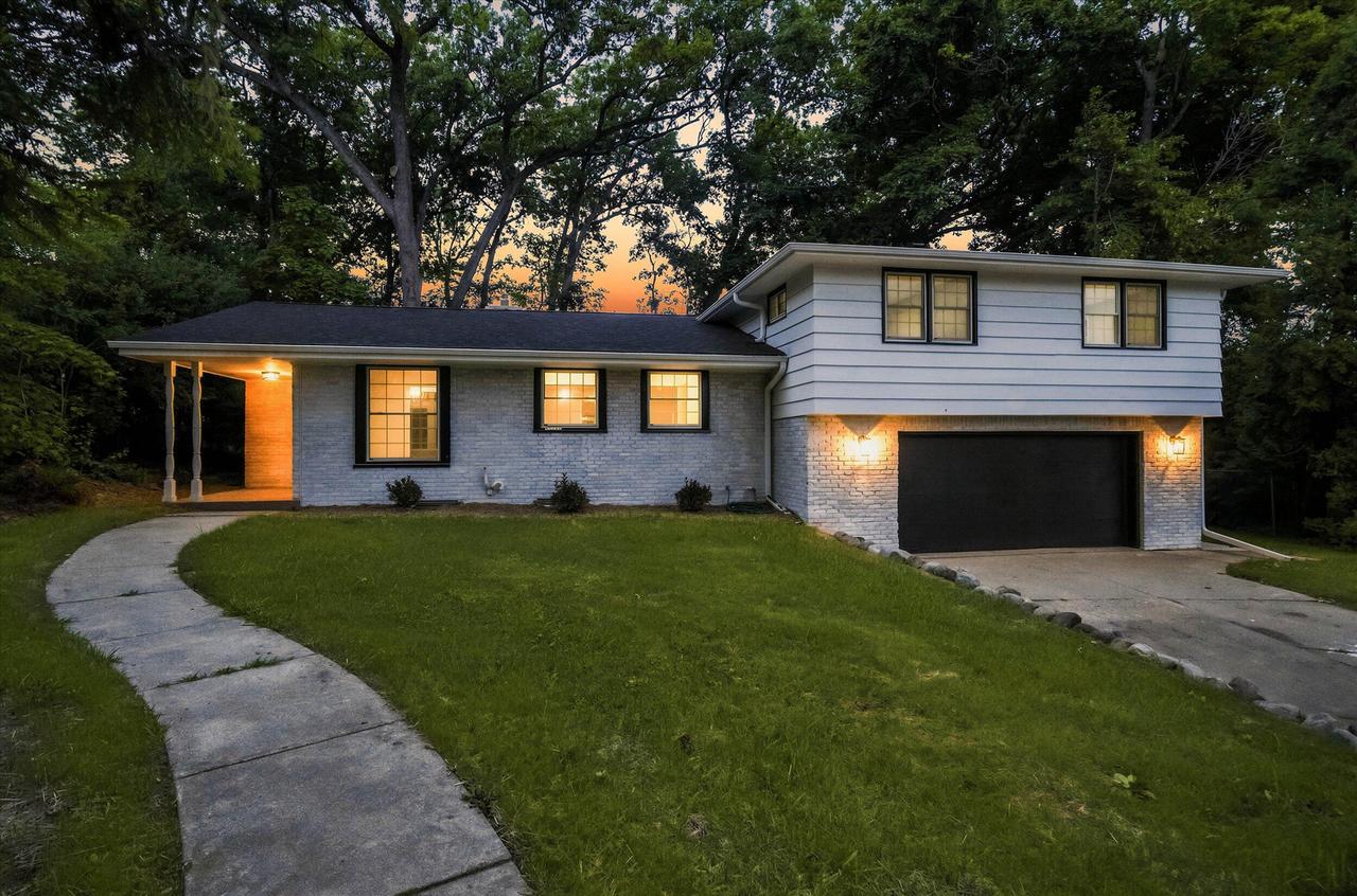 12246 W Euclid Ave, West Allis, WI 53227