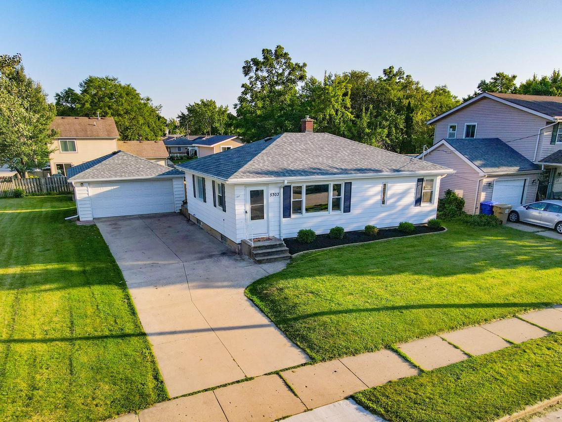 5303 65th St, Kenosha, WI 53142