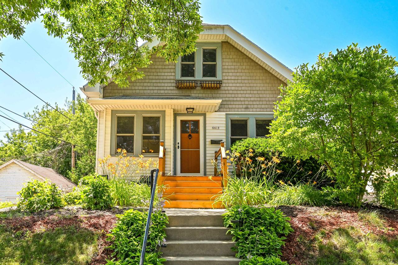 6419 Vista Ave, Wauwatosa, WI 53213