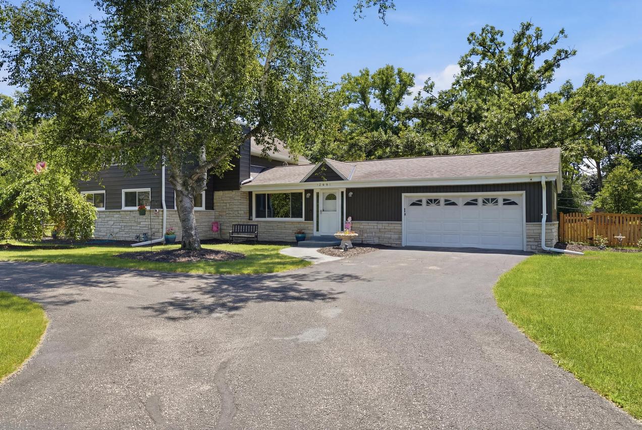 12001 Parkview Ln, Hales Corners, WI 53130