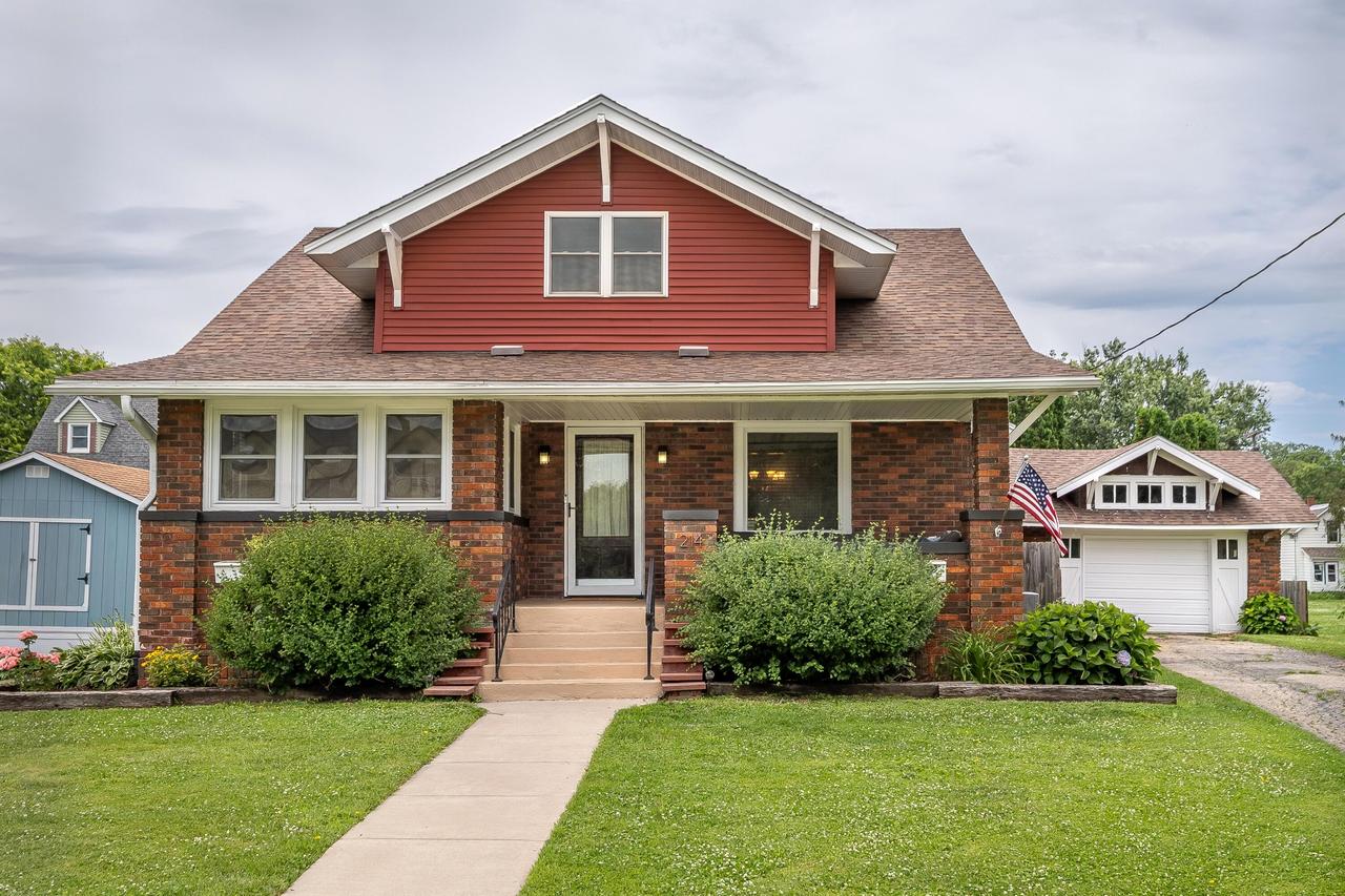 214 W State St, Westby, WI 54667