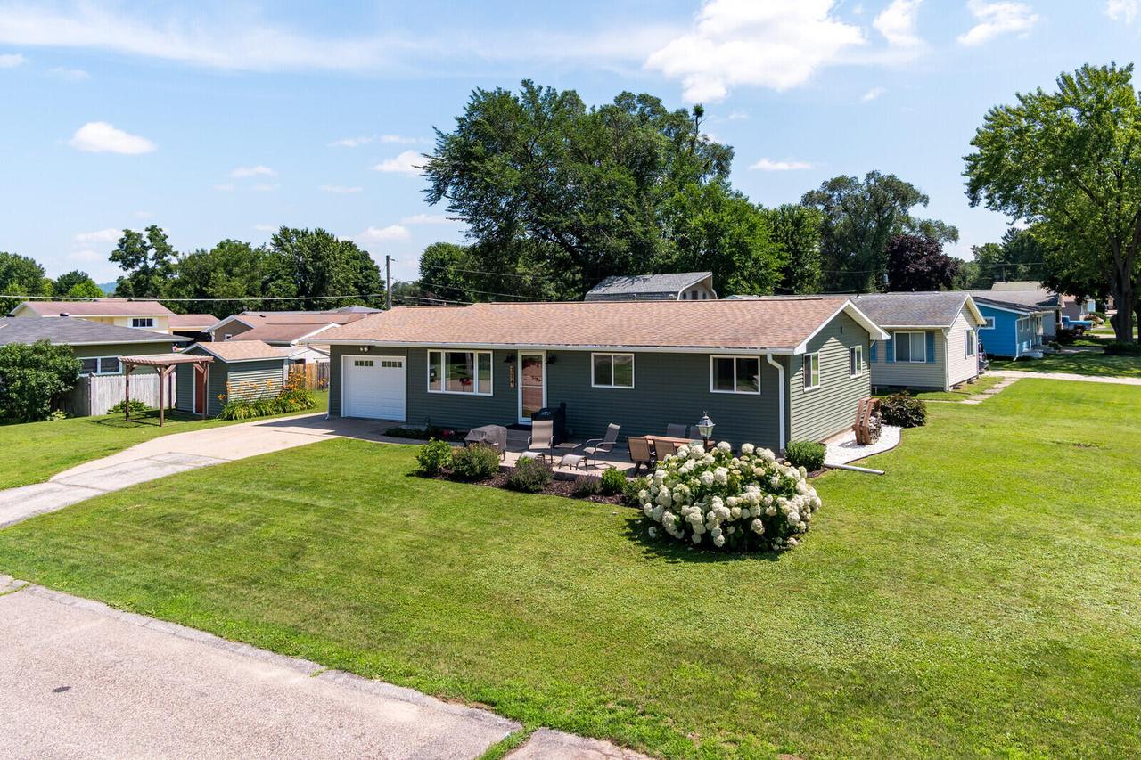 314 Shelly Ln, Campbell, WI 54603