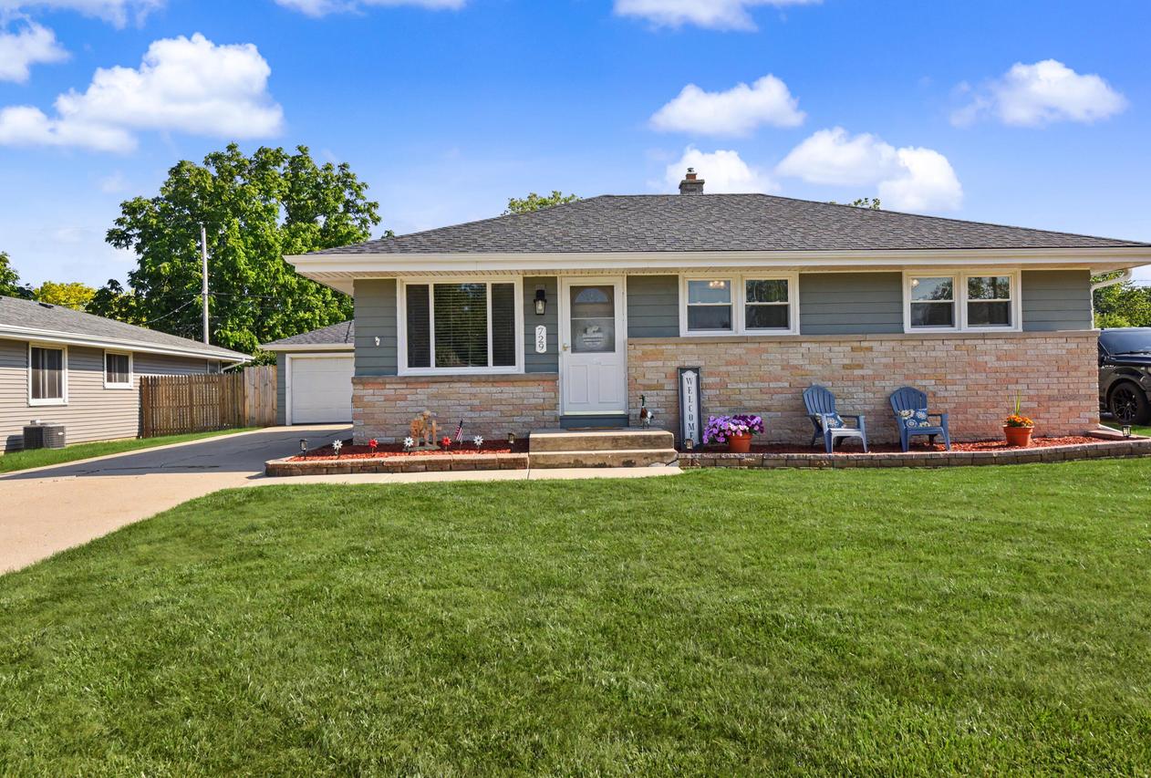 729 Clark Ave, South Milwaukee, WI 53172